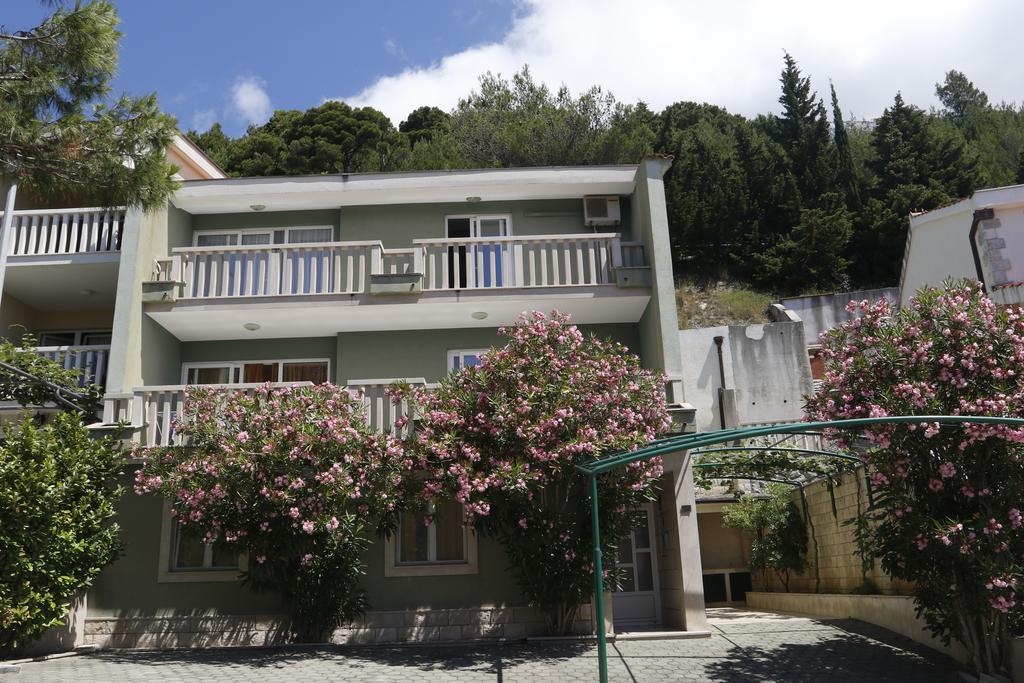 Apartments Snjezana Baska Voda Exterior photo